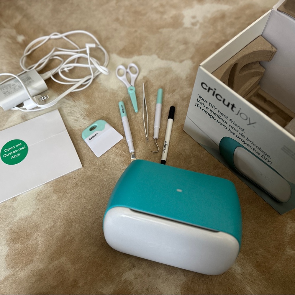 Cricut Joy Crafting Machine with Tools
